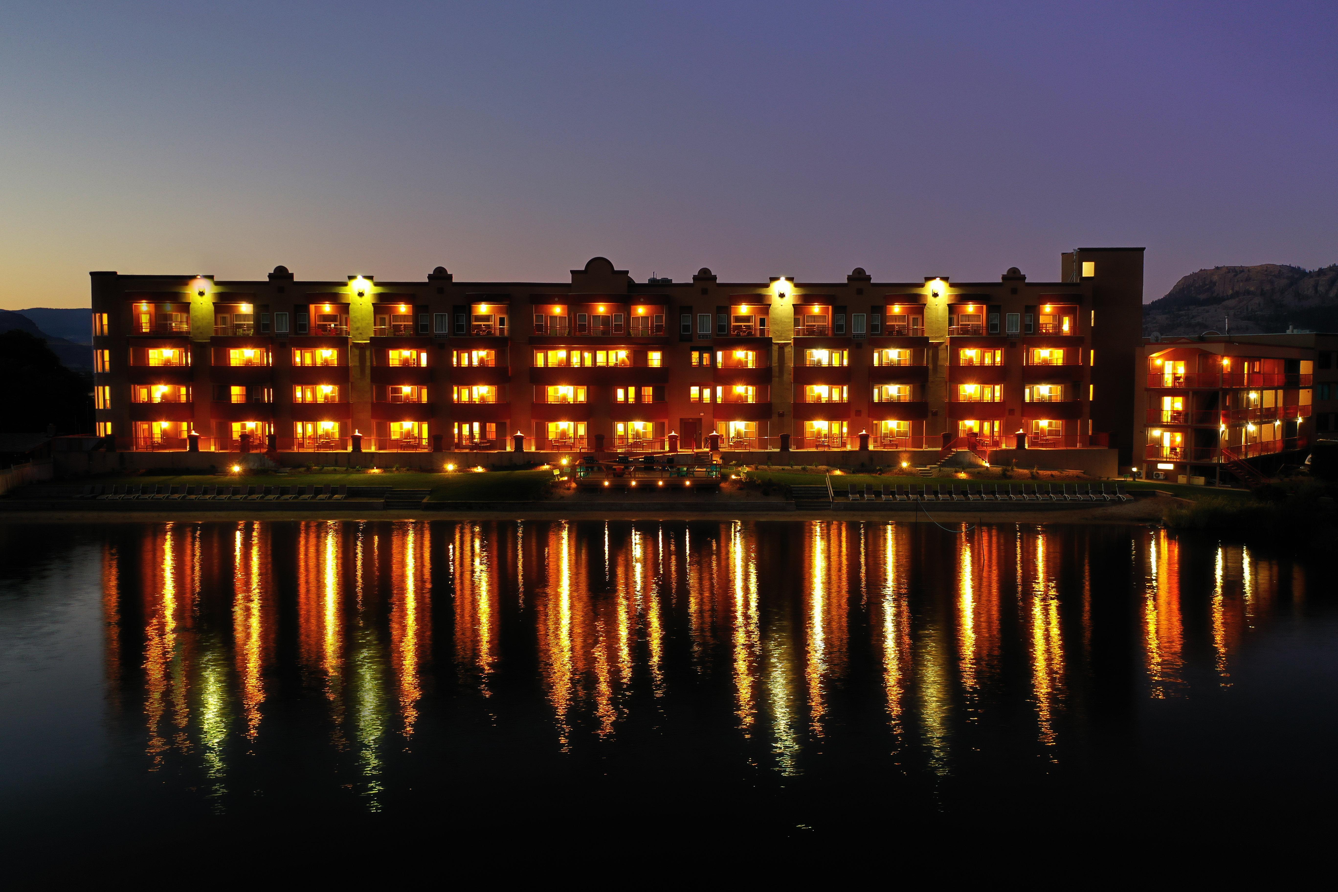 Holiday Inn Hotel & Suites Osoyoos By Ihg Ngoại thất bức ảnh