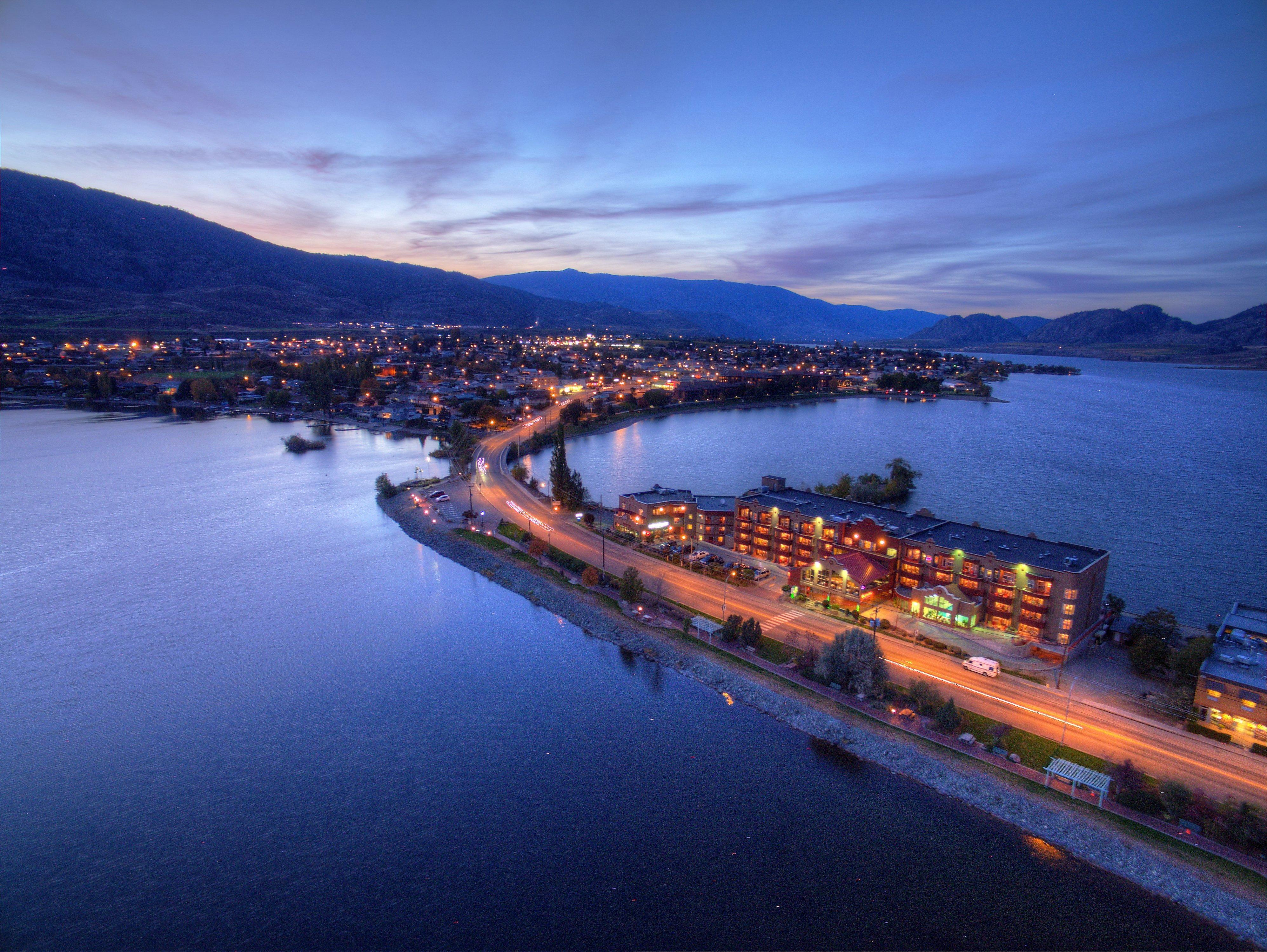 Holiday Inn Hotel & Suites Osoyoos By Ihg Ngoại thất bức ảnh