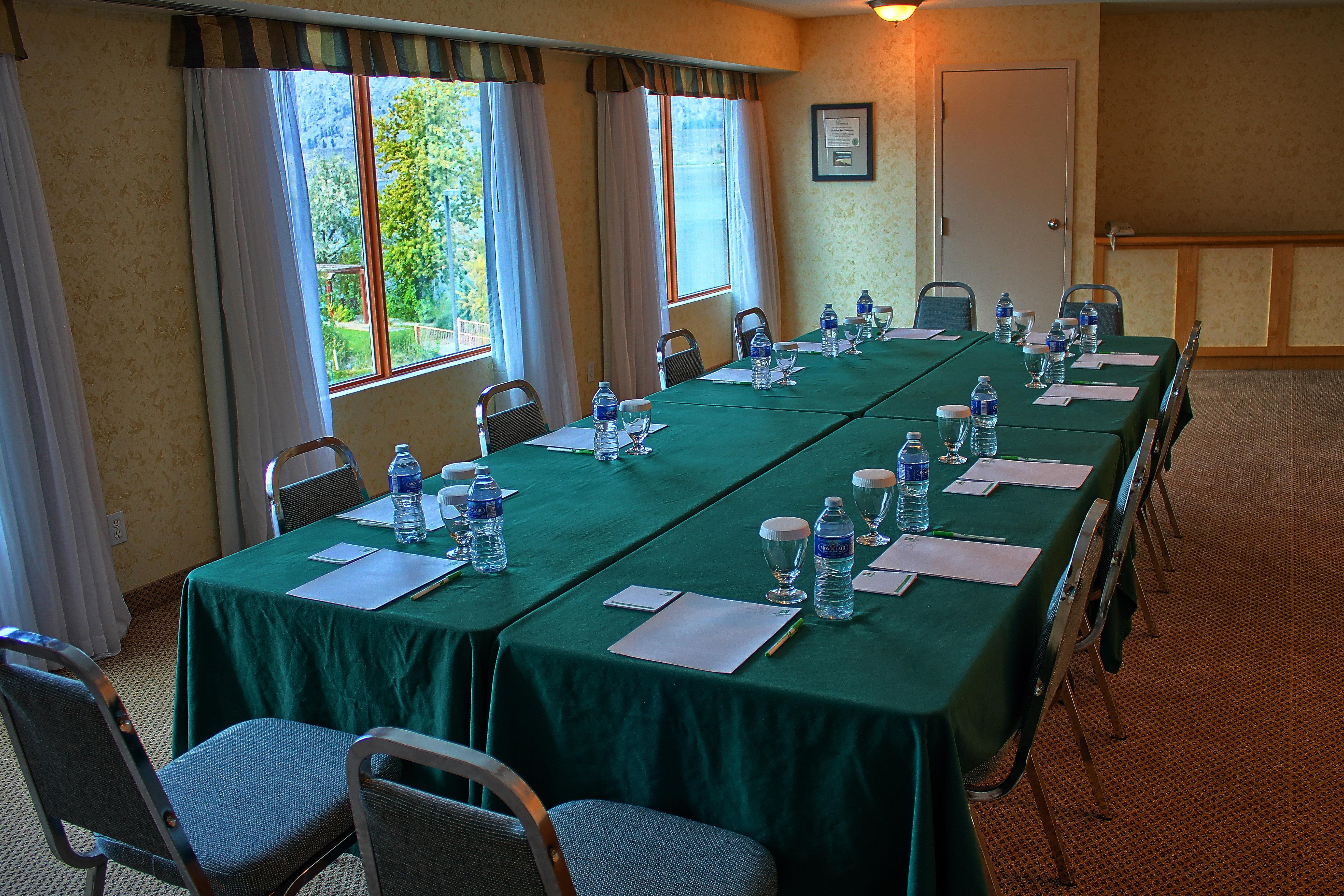 Holiday Inn Hotel & Suites Osoyoos By Ihg Ngoại thất bức ảnh