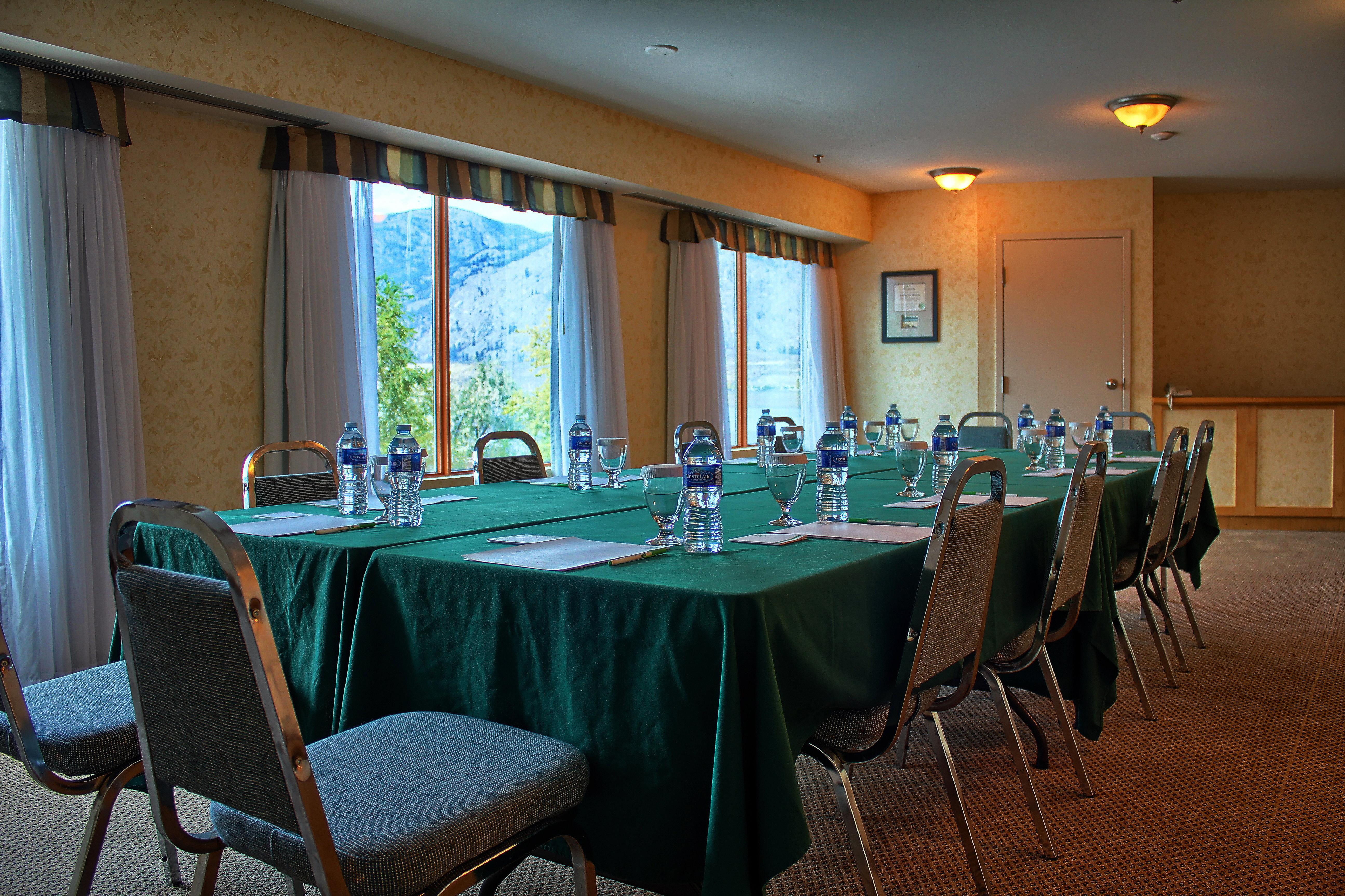 Holiday Inn Hotel & Suites Osoyoos By Ihg Ngoại thất bức ảnh